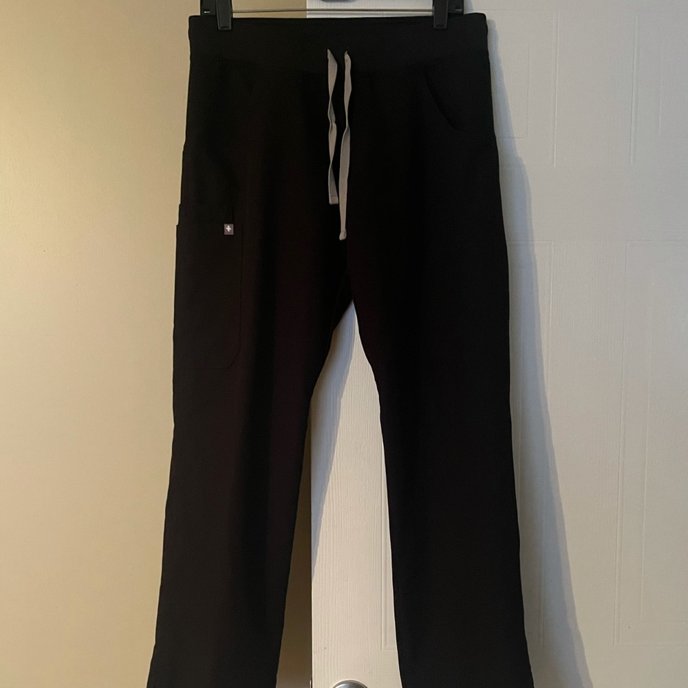 Figs Kade Cargo scrub pants